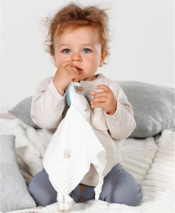 Fehn Schmusetuch Wal NATUR -Stilvolles Kinderspielzeug fehn schmusetuch wal natur 3