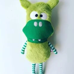 Kuscheltier "Drache Karl Klopfer" In Grün/Grün 12 Kuscheltier "Drache Karl Klopfer" In Grün/Grün -Stilvolles Kinderspielzeug trudchens welt kuscheltier drache karl klopfer in grun grun 5